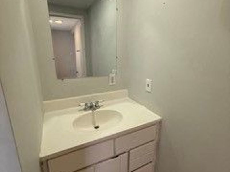 812 Kling Street, Unit 2, Akron, OH 44311 Photo 11