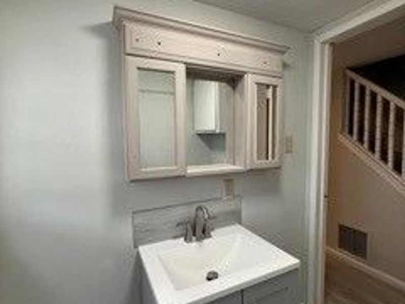 812 Kling Street, Unit 2, Akron, OH 44311 Photo 5