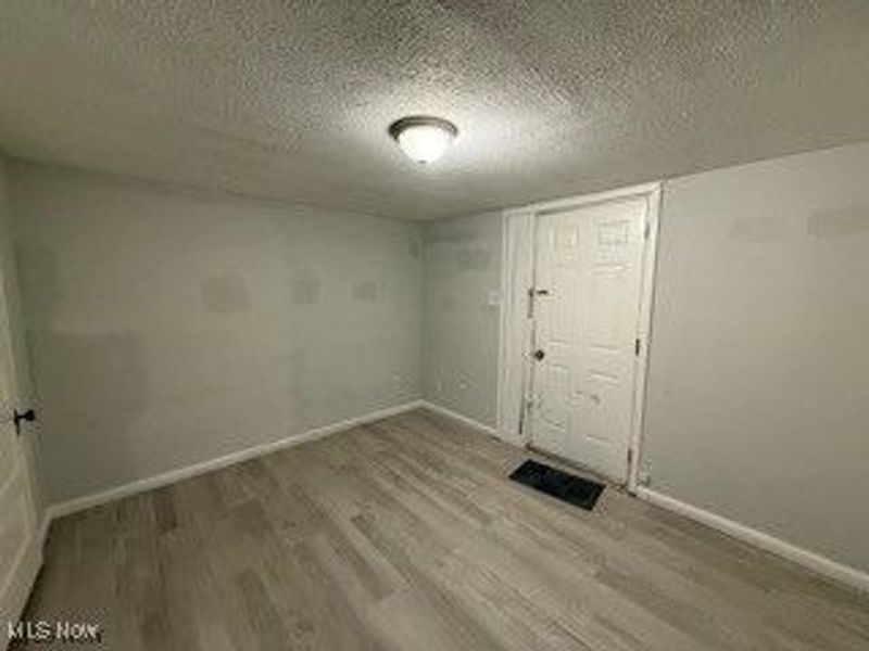 812 Kling Street, Unit 2, Akron, OH 44311 Photo 9