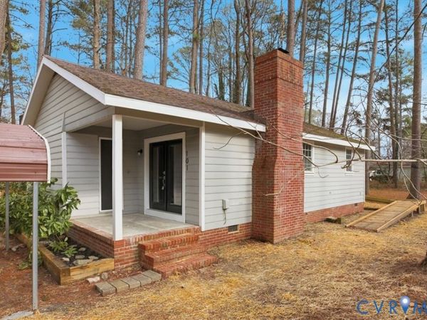101 Pineview Drive, Hartfield, VA 23071