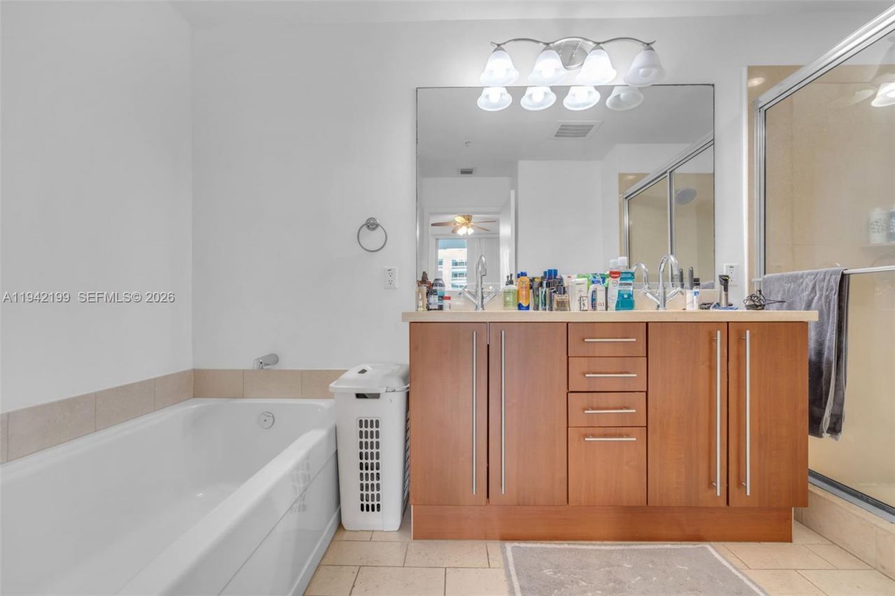 1111 SW 1st Ave, Unit 1217-N, Miami, FL 33130 Photo