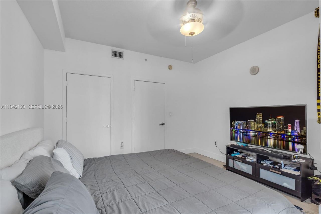 1111 SW 1st Ave, Unit 1217-N, Miami, FL 33130 Photo