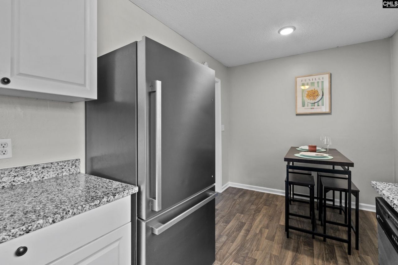 5516 Lakeshore Drive Photo 11