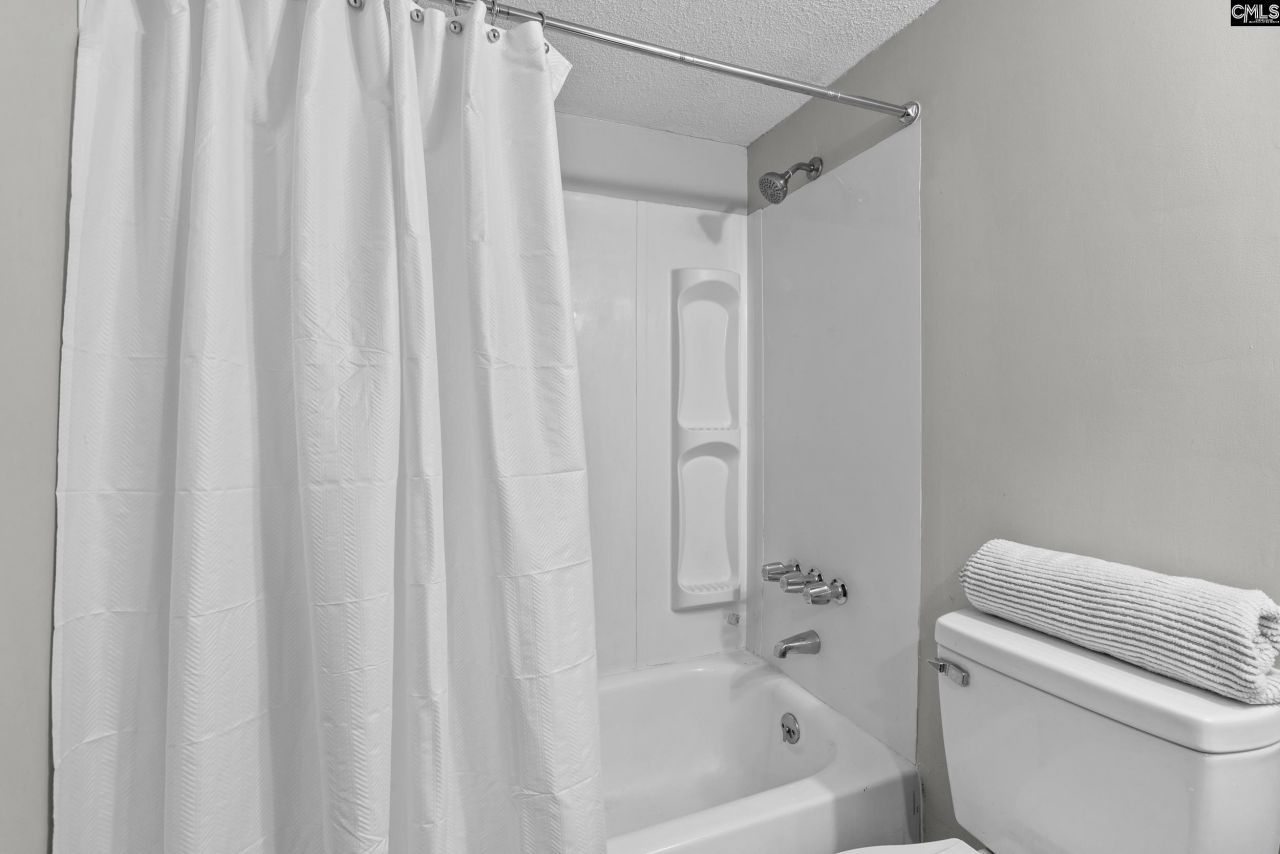 5516 Lakeshore Drive Photo 19