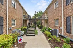 5516 Lakeshore Drive photo 4