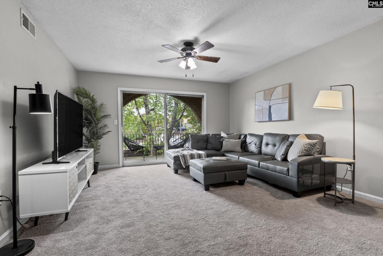 5516 Lakeshore Drive Photo 4