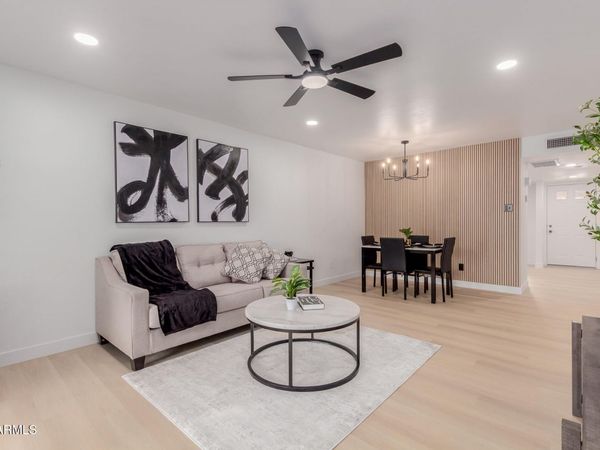 2432 W EUGIE Avenue W, Phoenix, AZ 85029