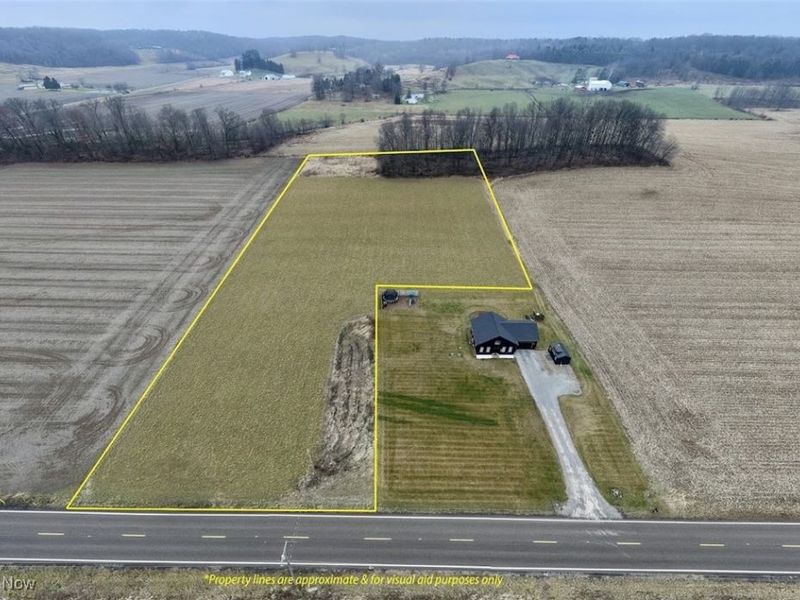 Dolphin Street SW, Strasburg, OH 44680 Photo 1