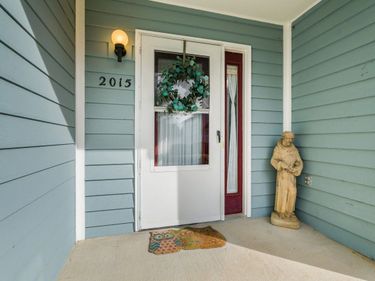 2015 HAMPTON DR, WAYNESBORO, VA 22980