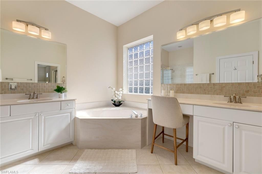 20000 Seadale Ct, Estero, FL 33928 Photo