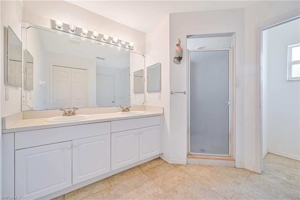 1214 NE 14th Pl, Cape Coral, FL 33909 Photo