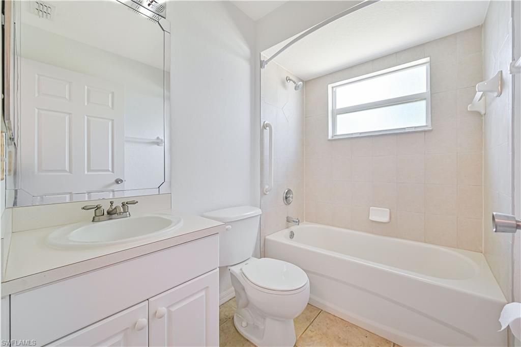 1214 NE 14th Pl, Cape Coral, FL 33909 Photo