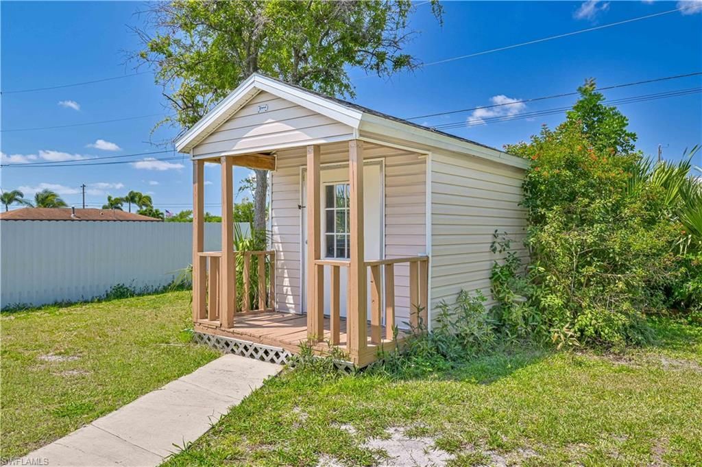 1214 NE 14th Pl, Cape Coral, FL 33909 Photo