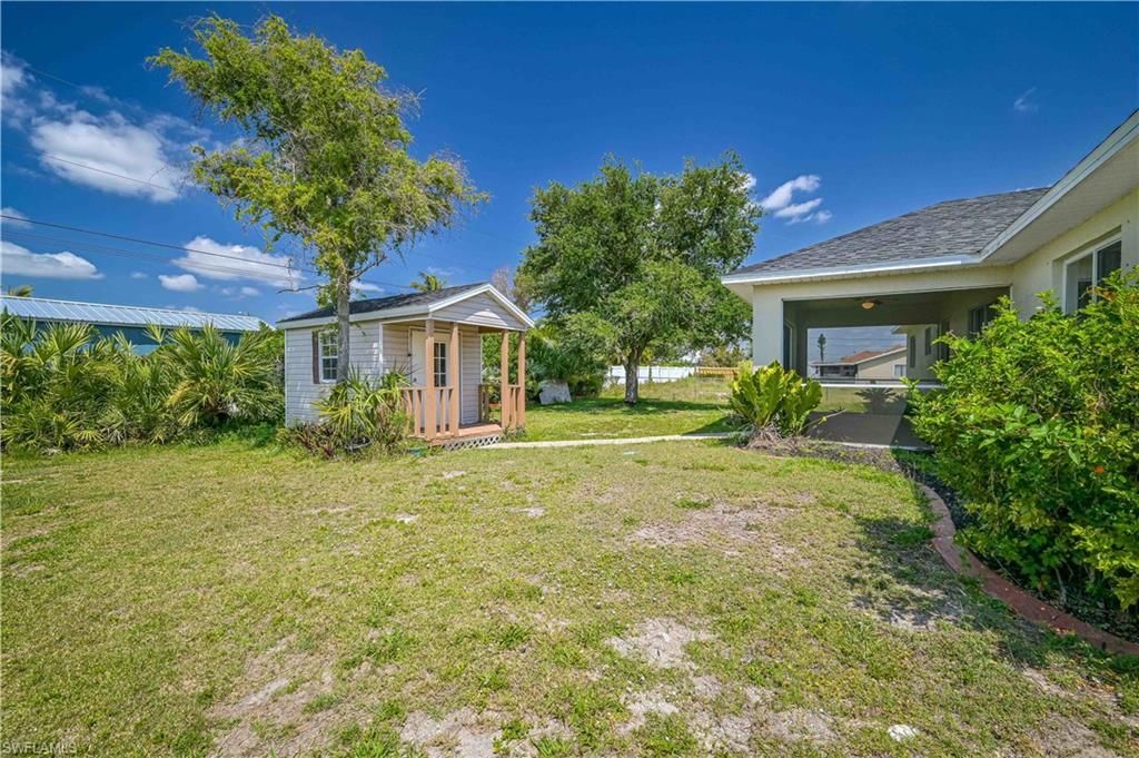 1214 NE 14th Pl, Cape Coral, FL 33909 Photo