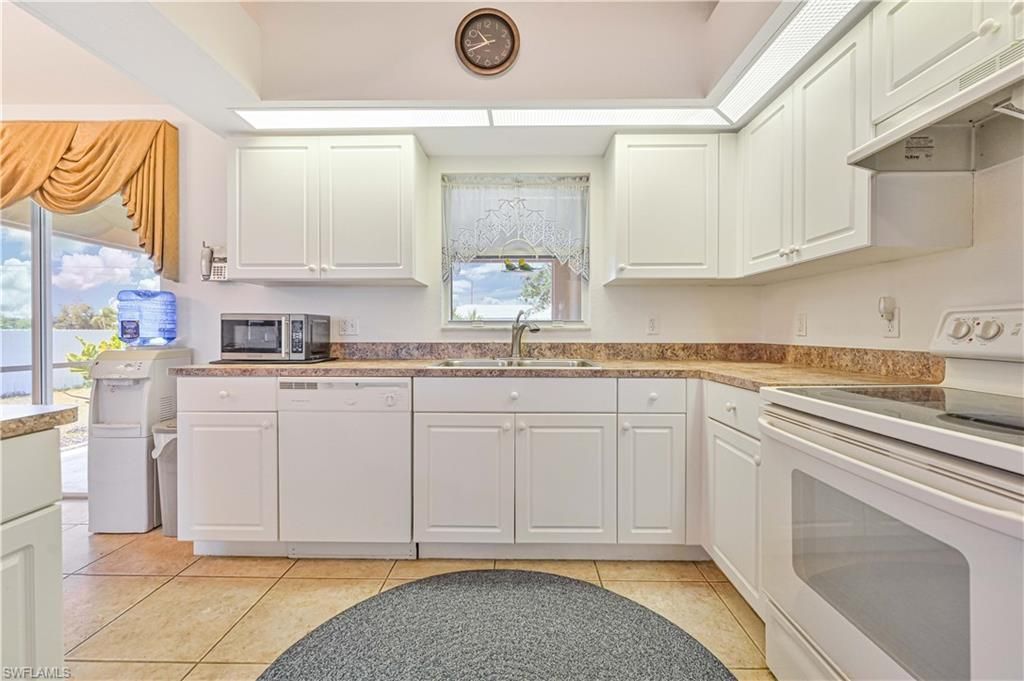 1214 NE 14th Pl, Cape Coral, FL 33909 Photo