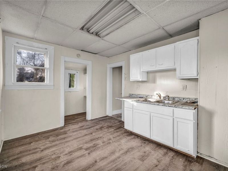 8110 Melrose Avenue, Cleveland, OH 44103 Photo 13