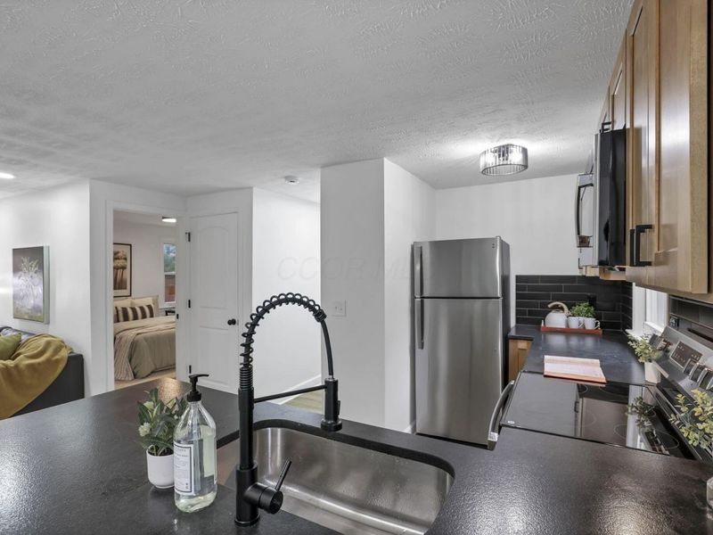 430 S James Road, Columbus, OH 43213 Photo 6