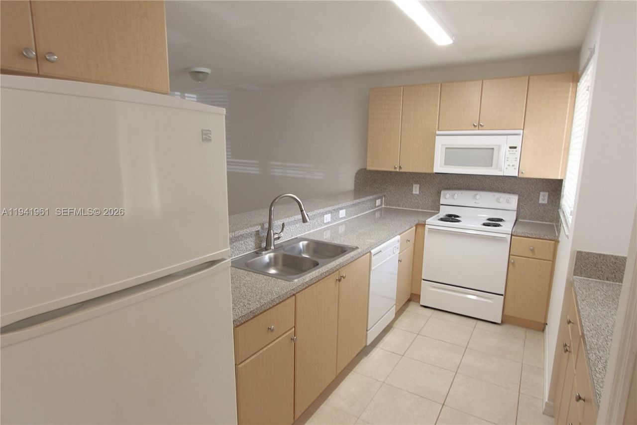 22821 SW 88 Pl, Unit 14-20, Cutler Bay, FL 33190 Photo