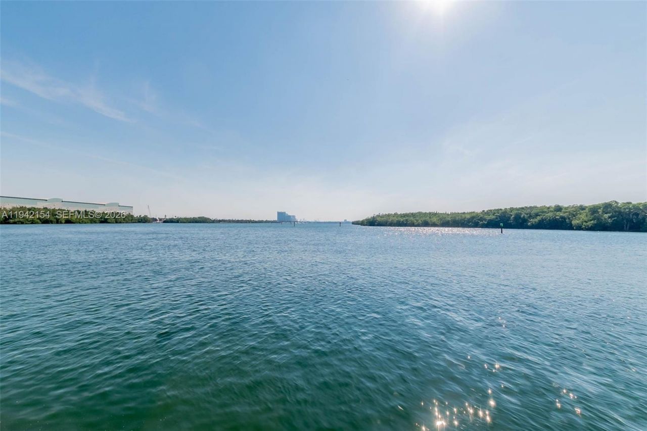 500 Bayview Dr, Unit 617, Sunny Isles Beach, FL 33160 Photo