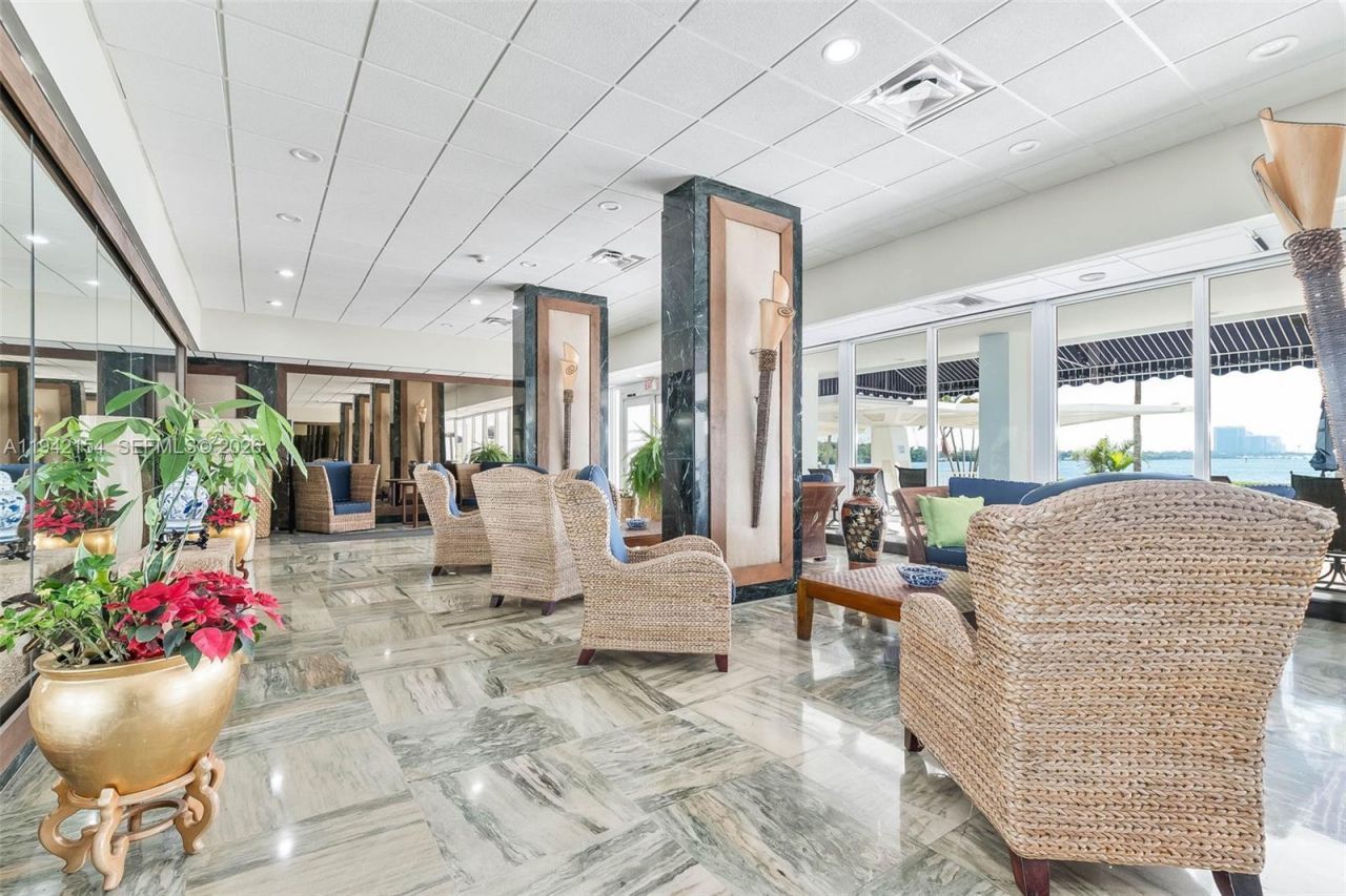 500 Bayview Dr, Unit 617, Sunny Isles Beach, FL 33160 Photo