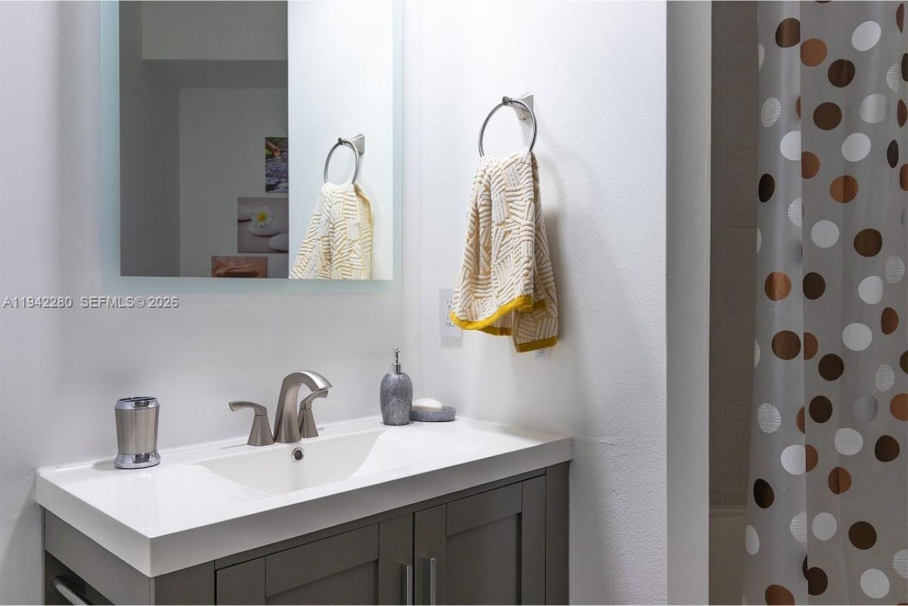 3165 NE 184th St, Unit 6206, Aventura, FL 33160 Photo