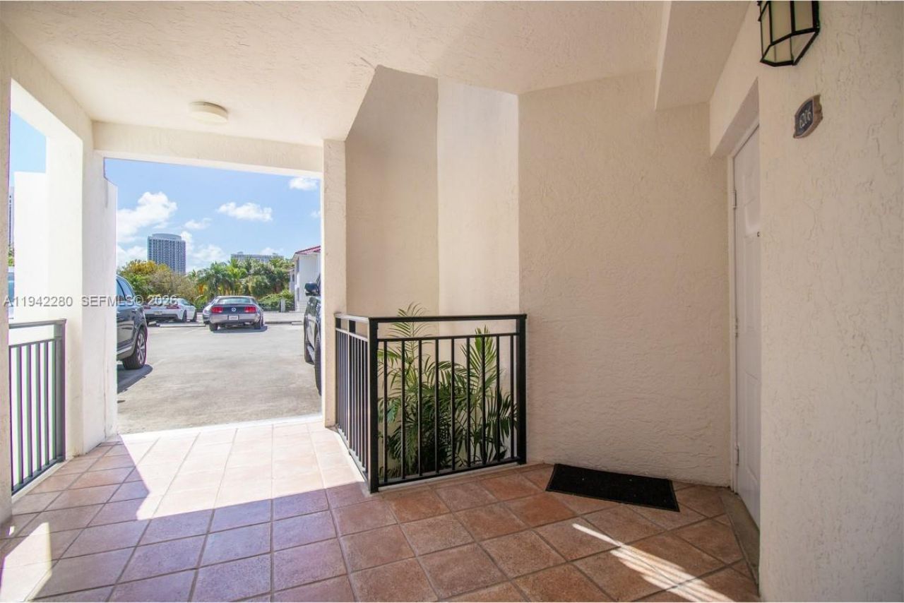 3165 NE 184th St, Unit 6206, Aventura, FL 33160 Photo