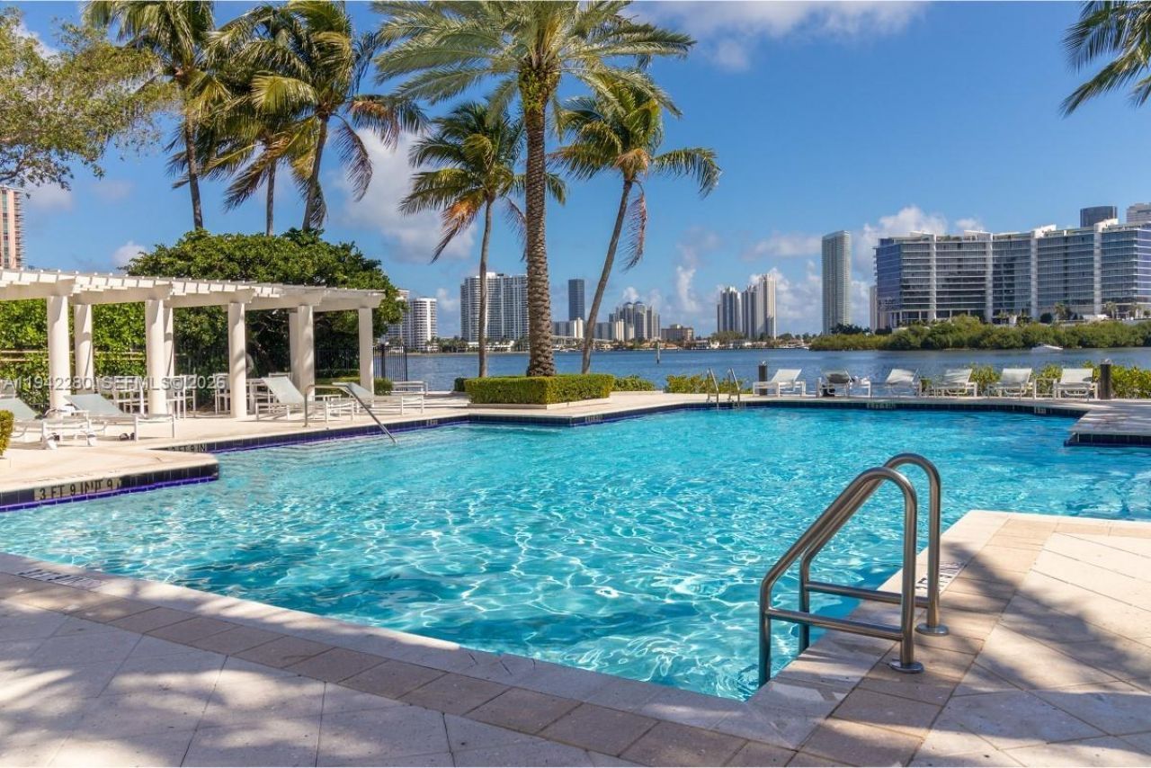 3165 NE 184th St, Unit 6206, Aventura, FL 33160 Photo