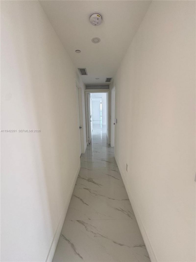 700 NE 24 , Unit 907, Miami, FL 33137 Photo