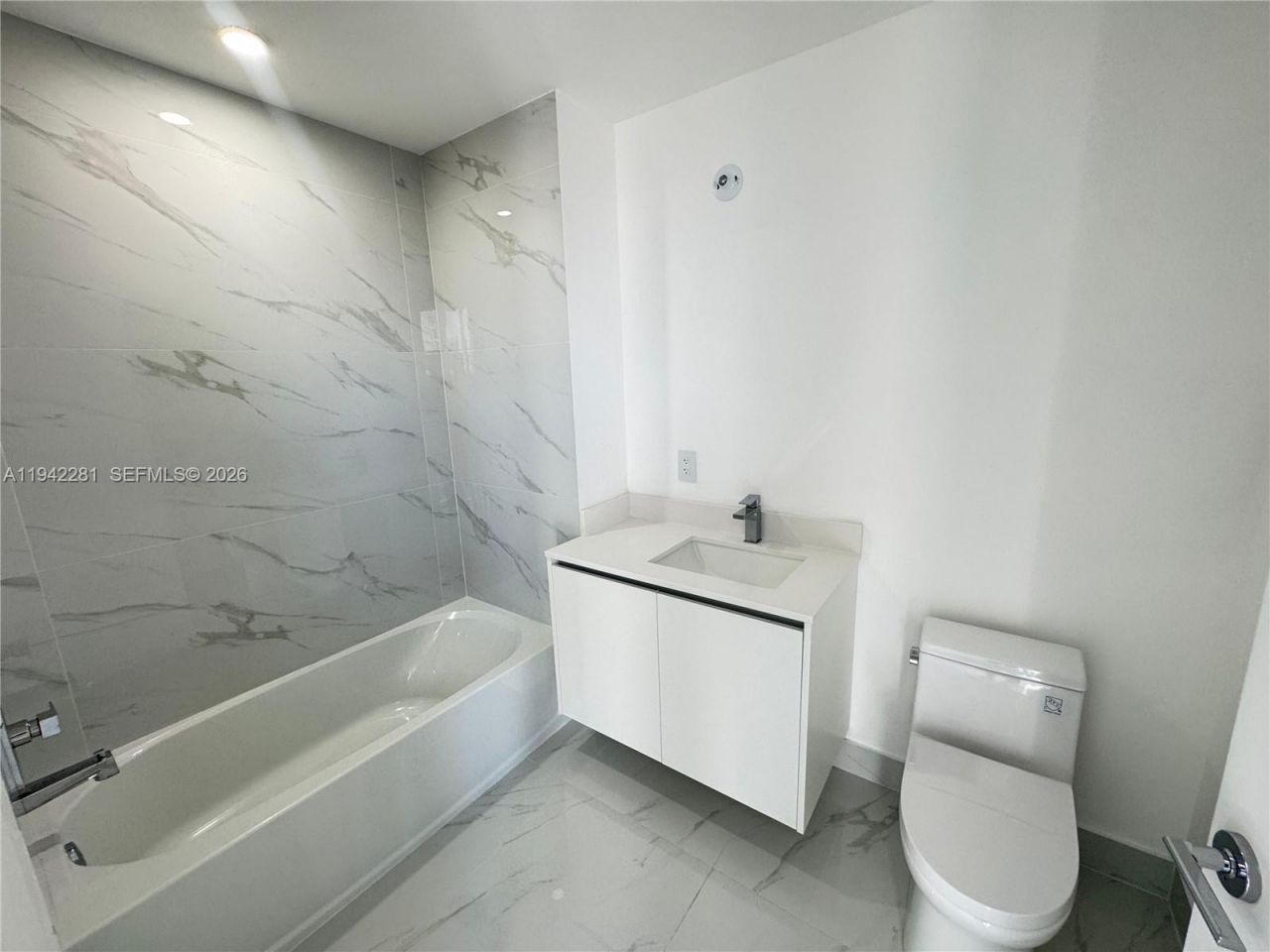 700 NE 24 , Unit 907, Miami, FL 33137 Photo