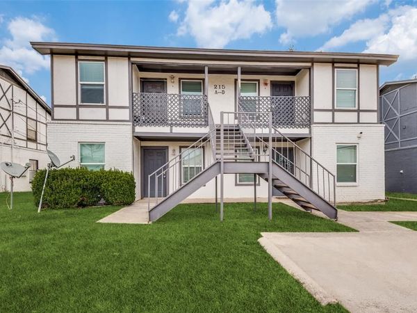 215 Roberts Circle, Unit D, Arlington, TX 76010
