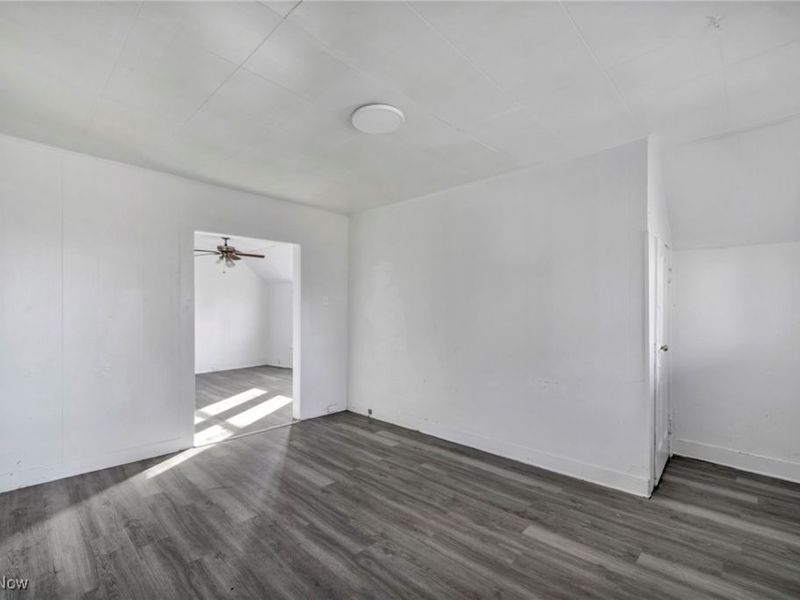 709 E 126th Street, Cleveland, OH 44108 Photo 10