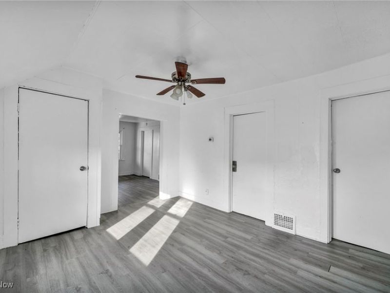 709 E 126th Street, Cleveland, OH 44108 Photo 12