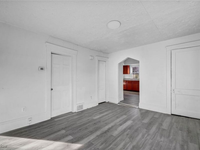 709 E 126th Street, Cleveland, OH 44108 Photo 13