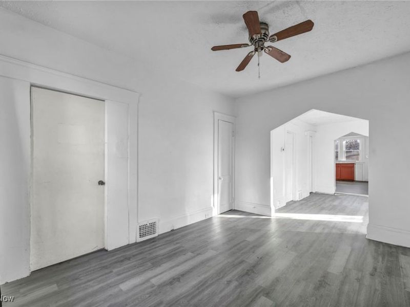 709 E 126th Street, Cleveland, OH 44108 Photo 15