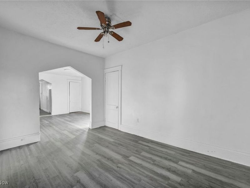 709 E 126th Street, Cleveland, OH 44108 Photo 16