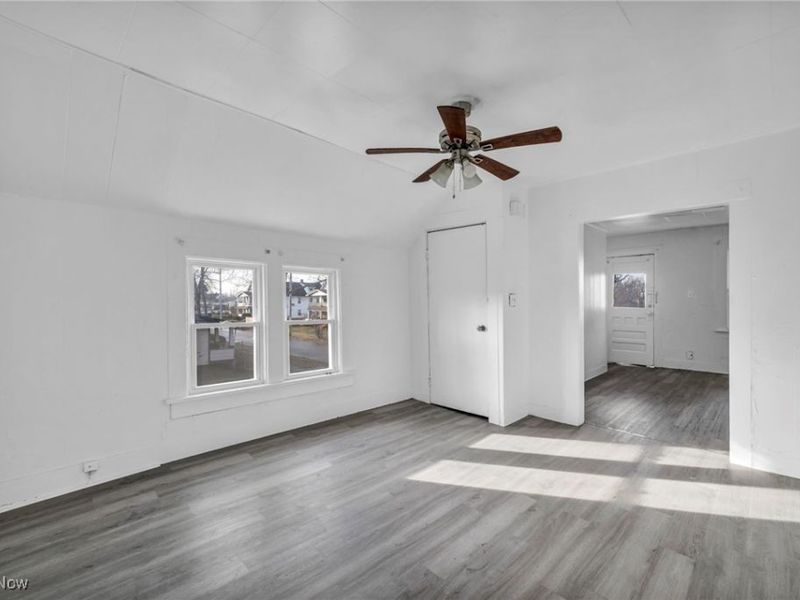 709 E 126th Street, Cleveland, OH 44108 Photo 17