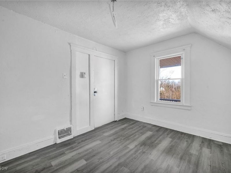 709 E 126th Street, Cleveland, OH 44108 Photo 24