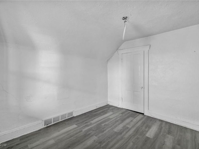 709 E 126th Street, Cleveland, OH 44108 Photo 25