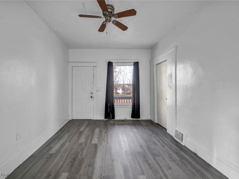 709 E 126th Street, Cleveland, OH 44108 Photo 32