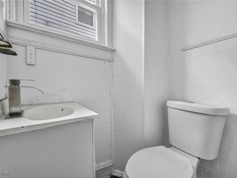 709 E 126th Street, Cleveland, OH 44108 Photo 40