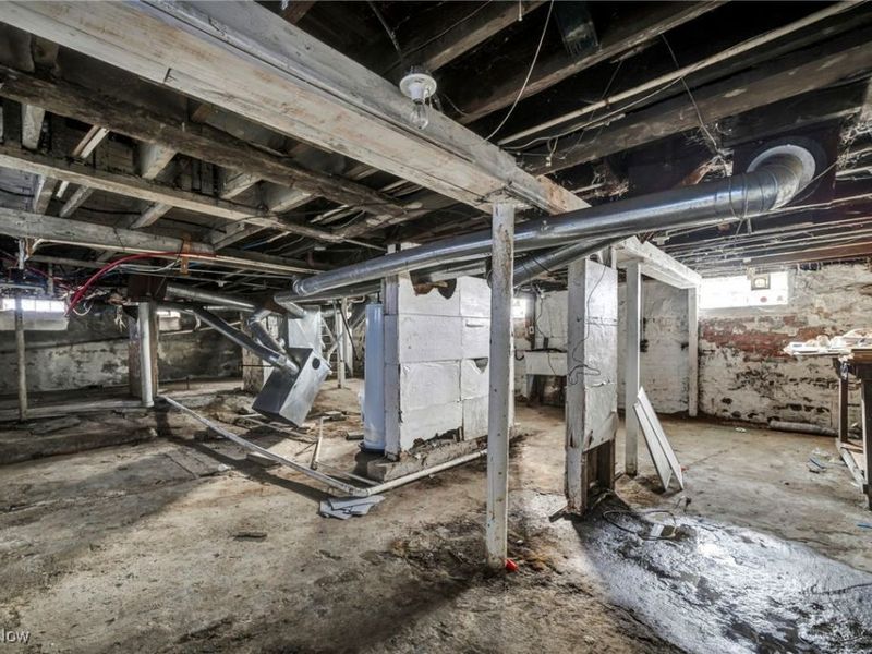 709 E 126th Street, Cleveland, OH 44108 Photo 45