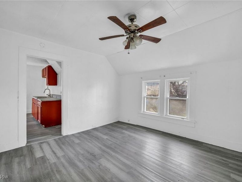 709 E 126th Street, Cleveland, OH 44108 Photo 7