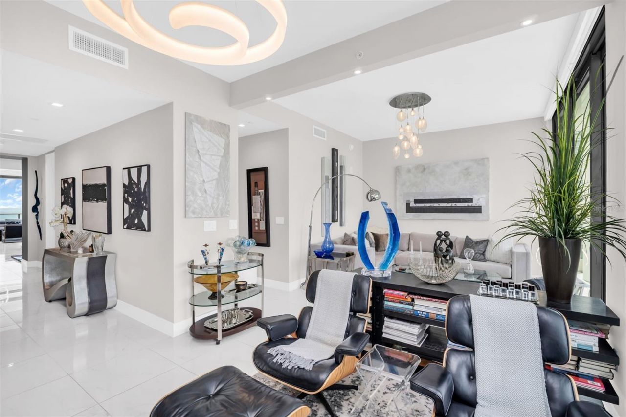 100 1st Avenue N, Unit 901, Saint Petersburg, FL 33701 Photo