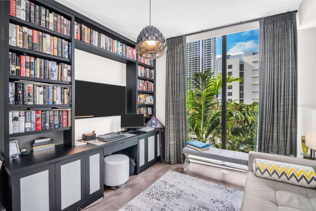 100 1st Avenue N, Unit 901, Saint Petersburg, FL 33701 Photo