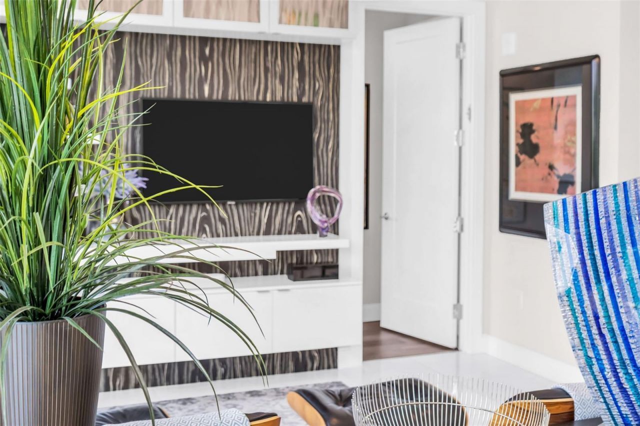 100 1st Avenue N, Unit 901, Saint Petersburg, FL 33701 Photo