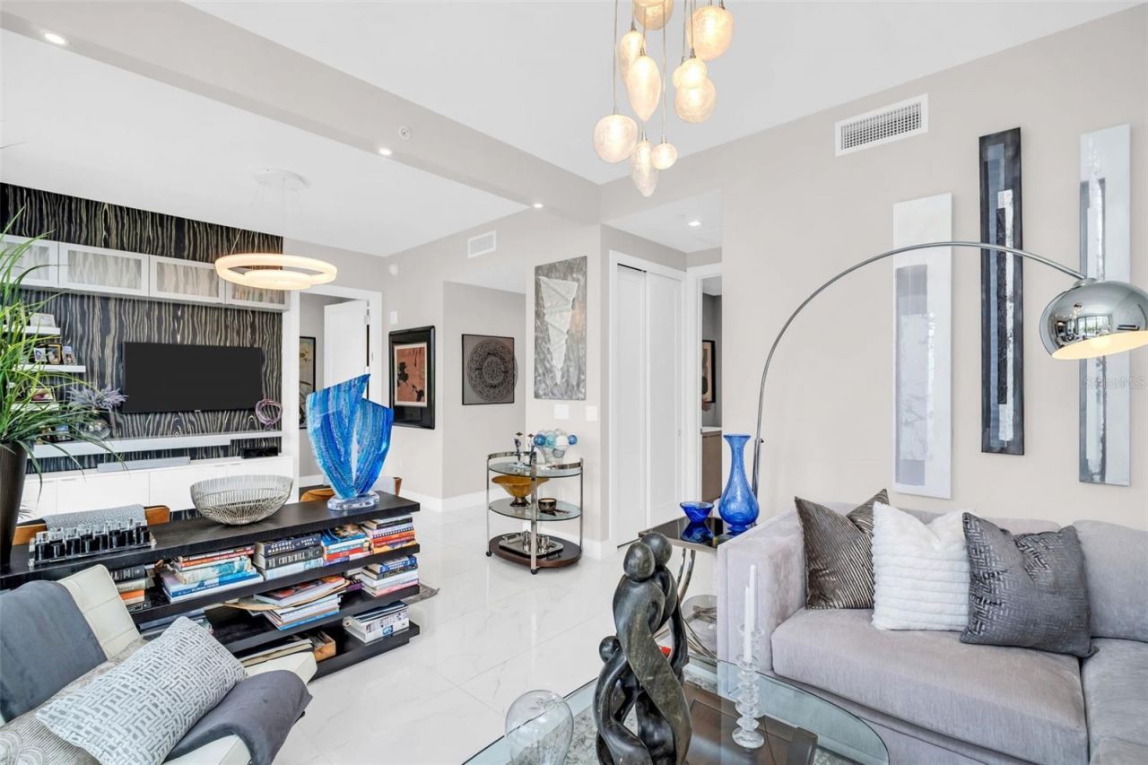 100 1st Avenue N, Unit 901, Saint Petersburg, FL 33701 Photo