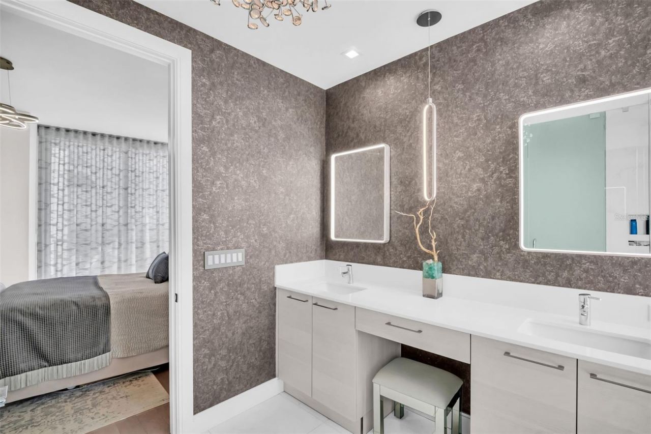 100 1st Avenue N, Unit 901, Saint Petersburg, FL 33701 Photo