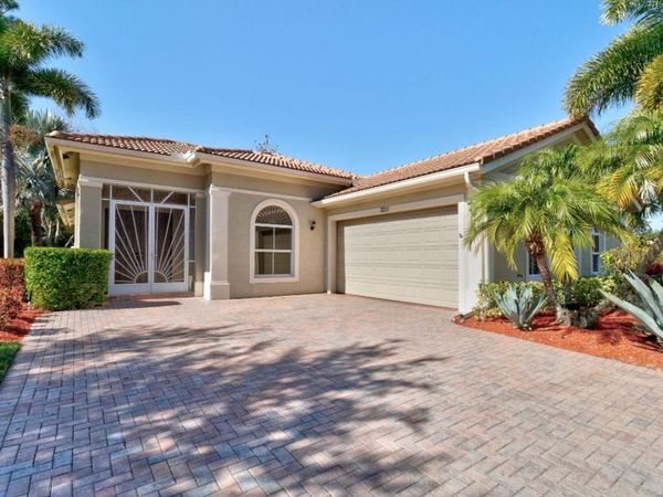 3211 Sussex Way, Vero Beach, FL 32966