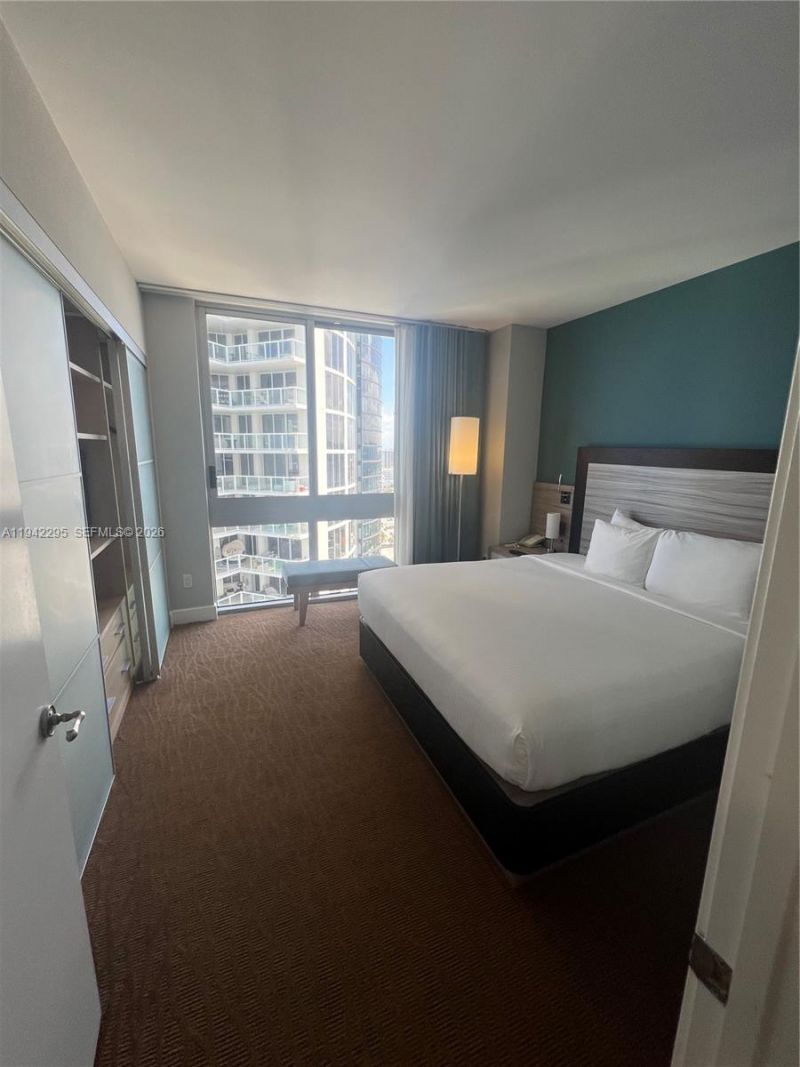 18683 Collins Ave, Unit 2510, Sunny Isles Beach, FL 33160 Photo