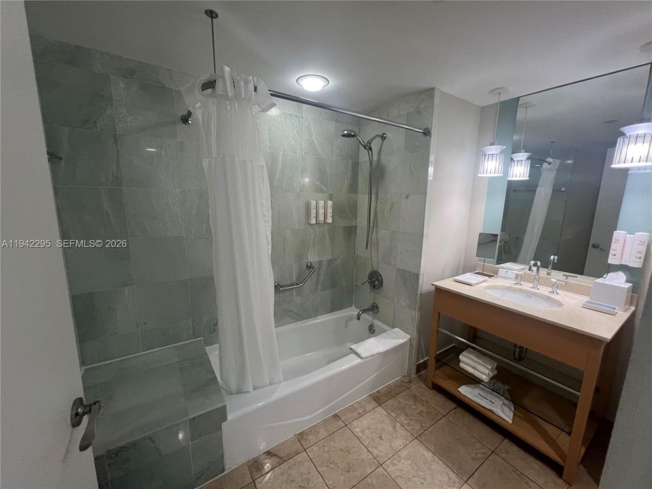 18683 Collins Ave, Unit 2510, Sunny Isles Beach, FL 33160 Photo
